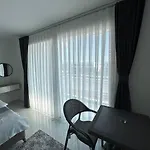 Apartment In Four Seasons 2 *