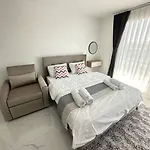 Apartment In Four Seasons 2