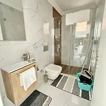 In Four Seasons 2 Apartment