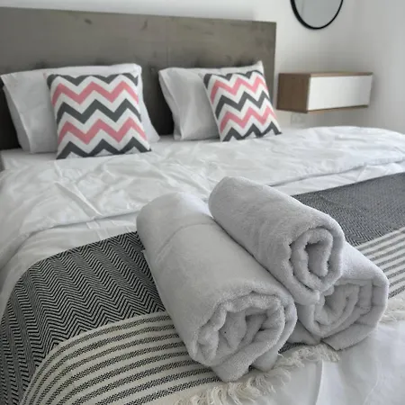 In Four Seasons 2 Apartment *