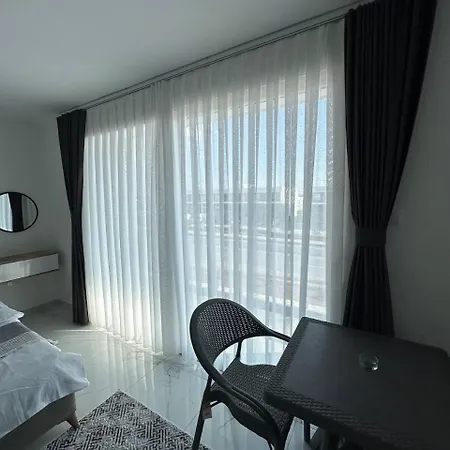 Apartment In Four Seasons 2 *