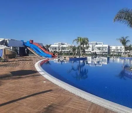 Apartment In Four Seasons 2