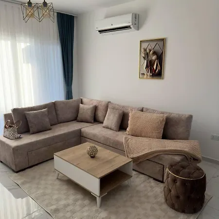 In Four Seasons 2 Apartment