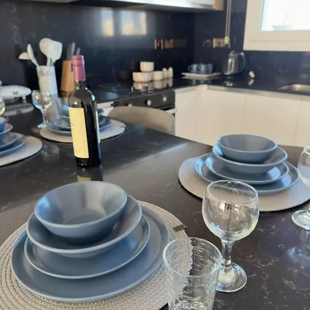 In Four Seasons 2 Apartment *